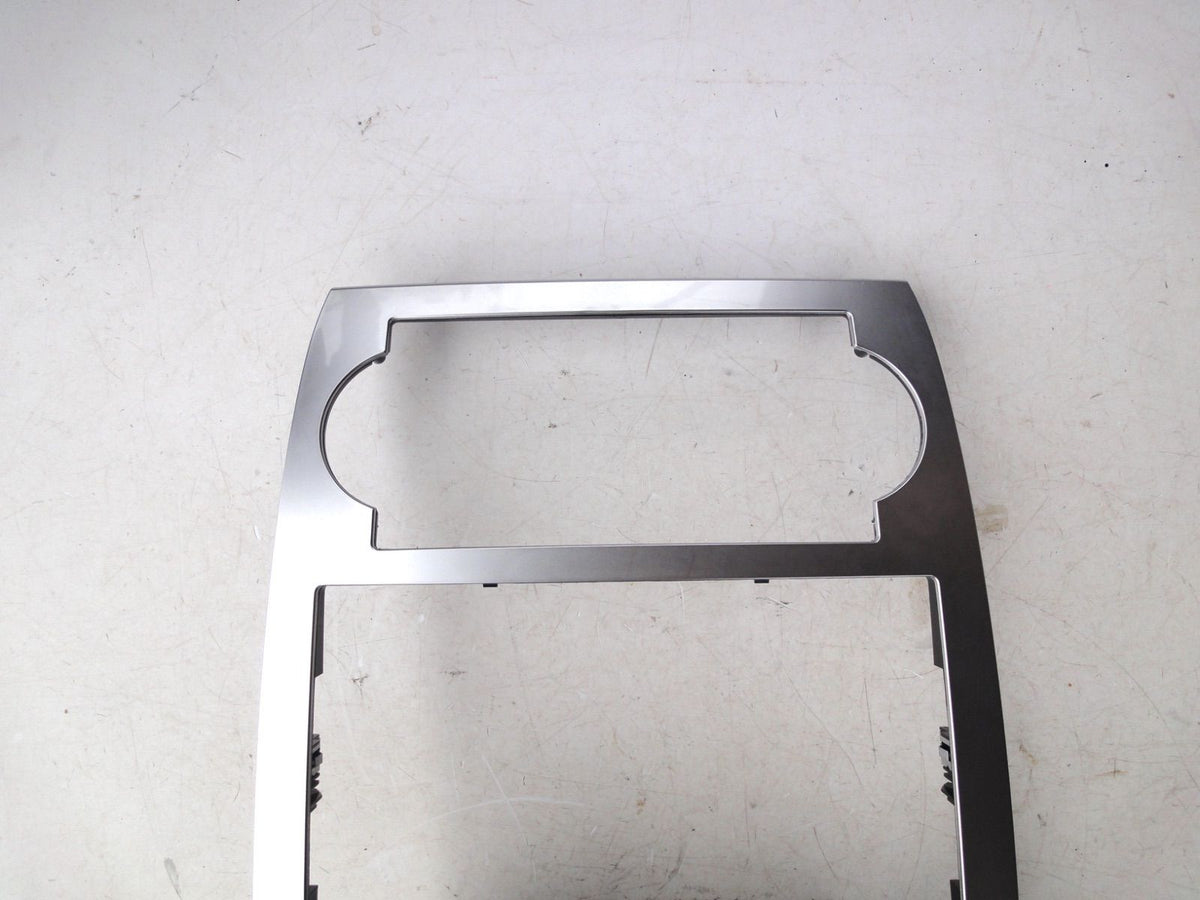 純正部品 06-07 ダッジ チャージャー マグナム インストルメント パネル ベゼル 1CB331ZBAA dodge Panel Bez（2枚目）