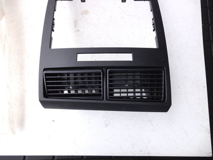 純正部品 05 ダッジ マグナム 0WX56DX9AA Dodge Magnum インストルメント パネル ベゼル ラジオ Instrume（4枚目）
