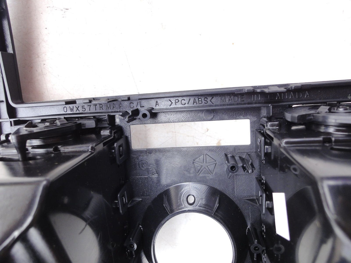 純正部品 05-06 クライスラー Chrysler 300 0WX57DX9AA インストルメント パネル ベゼル Instrument （6枚目）