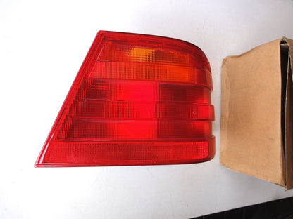 純正部品 メルセデス ベンツ W210 テールランプ 右側 A 2108204464 MERCEDES benz W210 tail lam（3枚目）