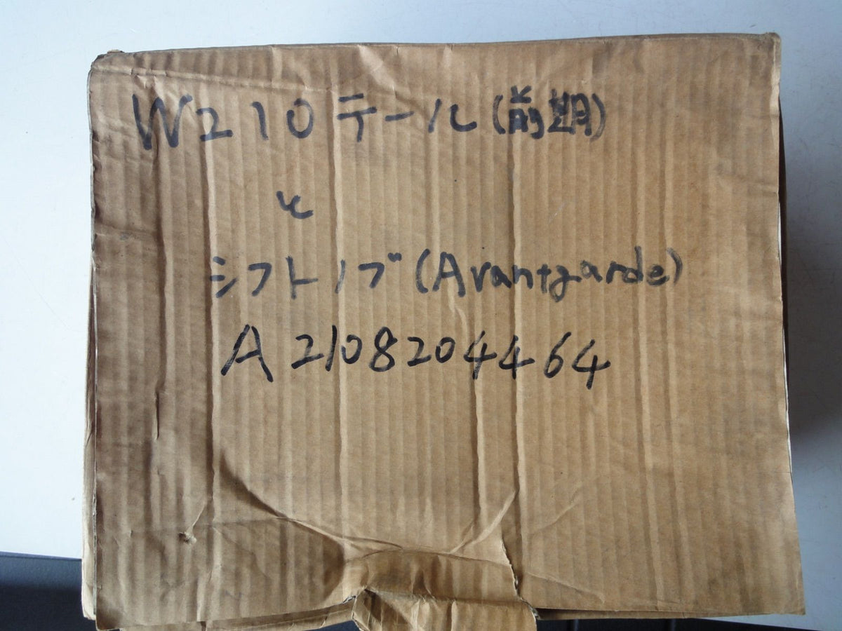 純正部品 メルセデス ベンツ W210 テールランプ 右側 A 2108204464 MERCEDES benz W210 tail lam（7枚目）