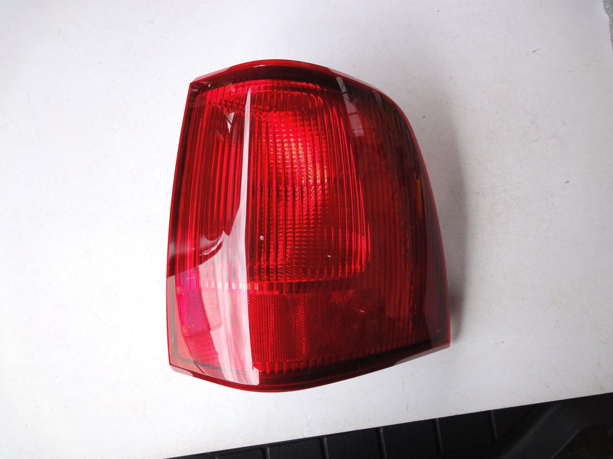 純正部品 03-06 右 リンカーン ナビゲーター テールランプ ライト 2L7X-13B504-A RH TAIL LAMP LIGHT 新車から外した