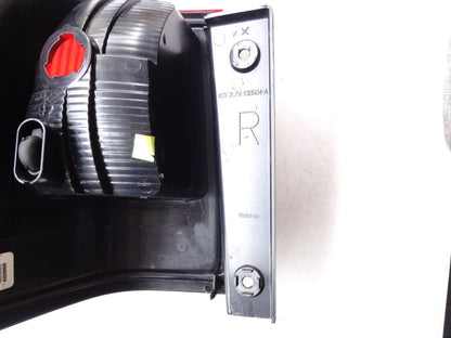 純正部品 03-06 右 リンカーン ナビゲーター テールランプ ライト 2L7X-13B504-A RH TAIL LAMP LIGHT （5枚目）