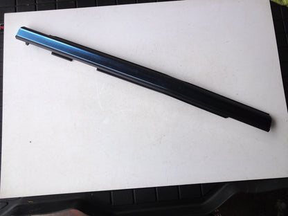 純正部品 06 リンカーン ナビゲーター ドアガラス ウェザーストリップ 6L7Z-7821452-A Door Glass Weatherstrip Linc