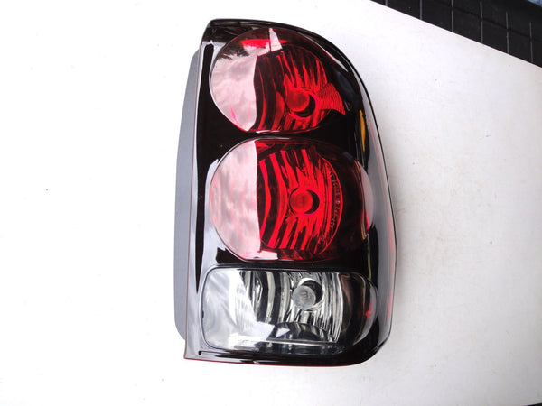 純正部品 02-09 右 シボレー トレイルブレイザー テールランプ ライト テール ランプ 16530278 15000422 RH TAIL LAMP LIGHT Chevrolet TrailBlazer EXT