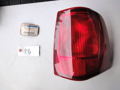 純正部品 03-06 フォード エクスペディション テールランプ 2L1Z-13404-AB リンカーン ナビゲーター Ford Expedition TAIL