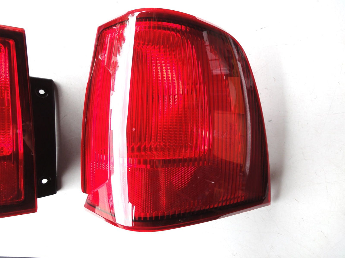 純正部品 03-06 テールランプ テール ランプ ライト リンカーン ナビゲーター 2L7X-13B504-A 2L7X-13B505-A（3枚目）