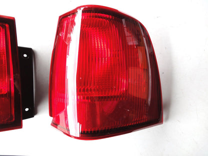 純正部品 03-06 テールランプ テール ランプ ライト リンカーン ナビゲーター 2L7X-13B504-A 2L7X-13B505-A（3枚目）