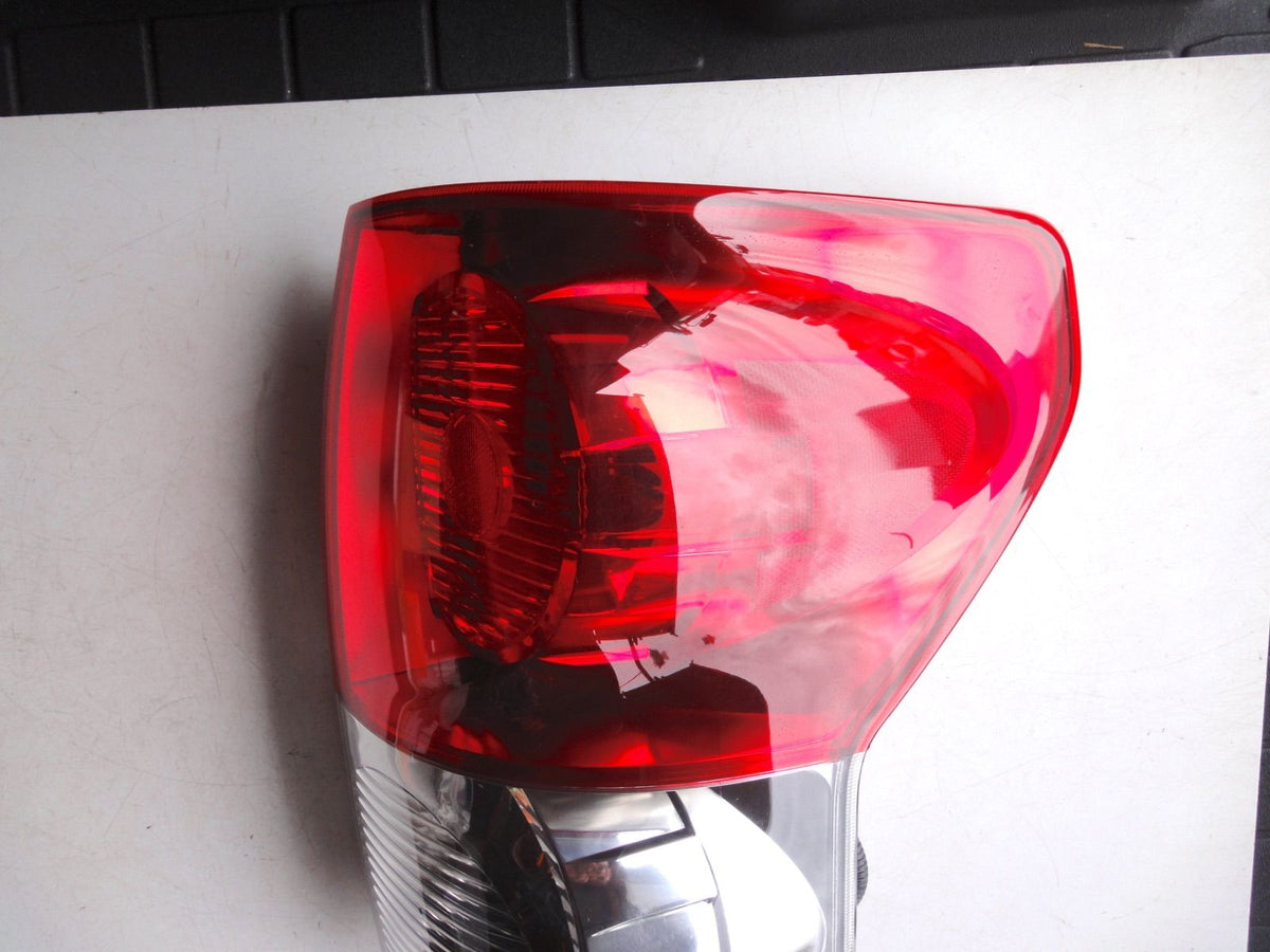 純正部品 07-13 USA 右 トヨタ タンドラ テールライト テールストップ ブレーキランプ ウィンカー A216P3RS2T205 T（3枚目）
