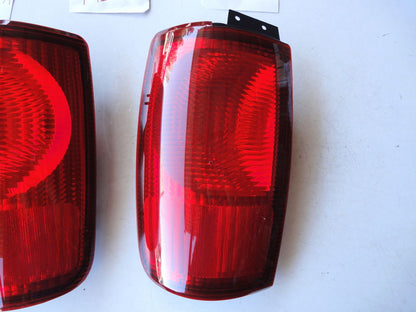 純正部品 98-02 左右セット リンカーン ナビゲーター テールランプ テール ライト F85B-13B505-A F85B-13B504（3枚目）
