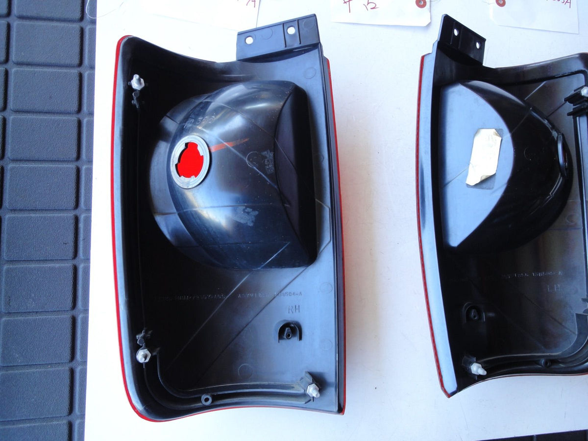 純正部品 98-02 左右セット リンカーン ナビゲーター テールランプ テール ライト F85B-13B505-A F85B-13B504（5枚目）