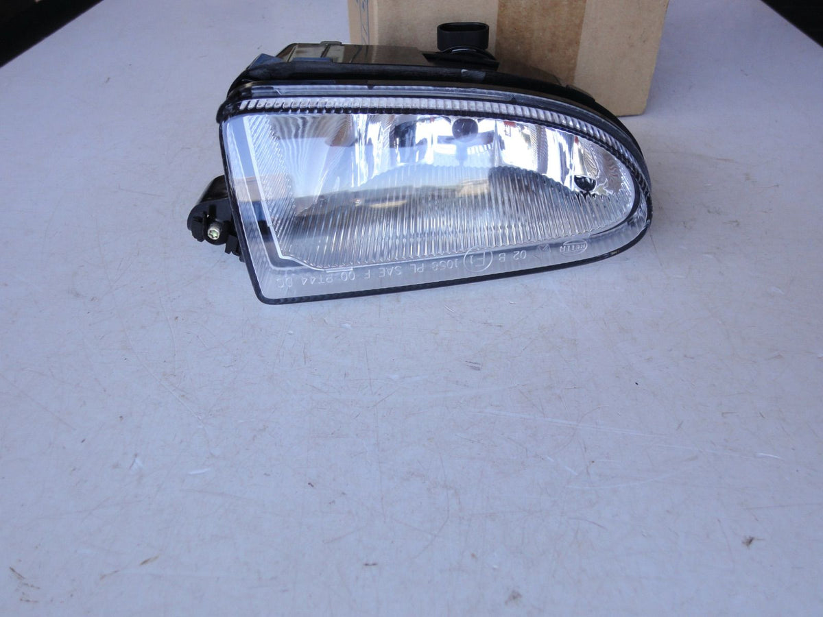 純正部品 右 01-05 クライスラー PTクルーザー フォグランプ 5288796AD RH FOG LAMP Chrysler PT C（2枚目）