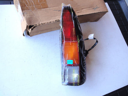 純正部品 テール ライト ランプ シボレー GMC ビュイック マーキュリー リンカーン フォード 5977236 RH TAIL LIGH（2枚目）