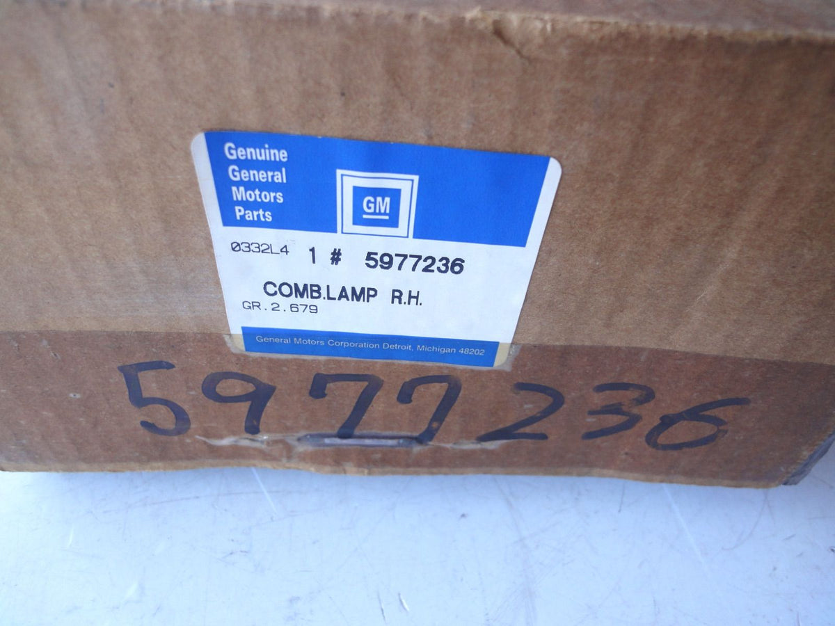 純正部品 テール ライト ランプ シボレー GMC ビュイック マーキュリー リンカーン フォード 5977236 RH TAIL LIGH（4枚目）