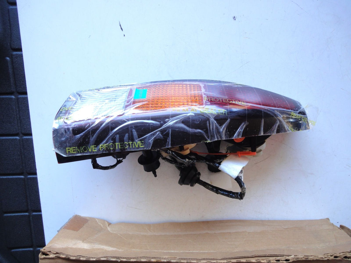 純正部品 テール ライト ランプ シボレー GMC ビュイック マーキュリー リンカーン フォード 5977236 RH TAIL LIGH（6枚目）