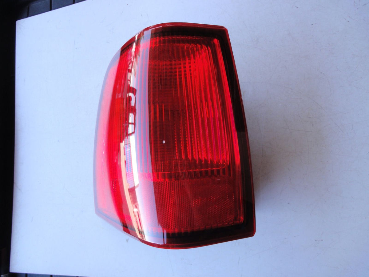 純正部品 03-06 左 リンカーン ナビゲーター テールランプ ライト Lincoln Navigator tail lamp light（3枚目）