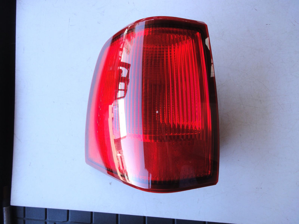 純正部品 03-06 左 リンカーン ナビゲーター テールランプ ライト Lincoln Navigator tail lamp light（2枚目）