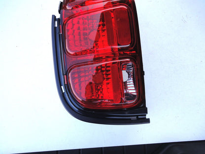 純正部品 右 フォード マスタング テール ライト ランプ RH TAIL LAMP LIGHT Ford Mustang F7ZZ-134（3枚目）