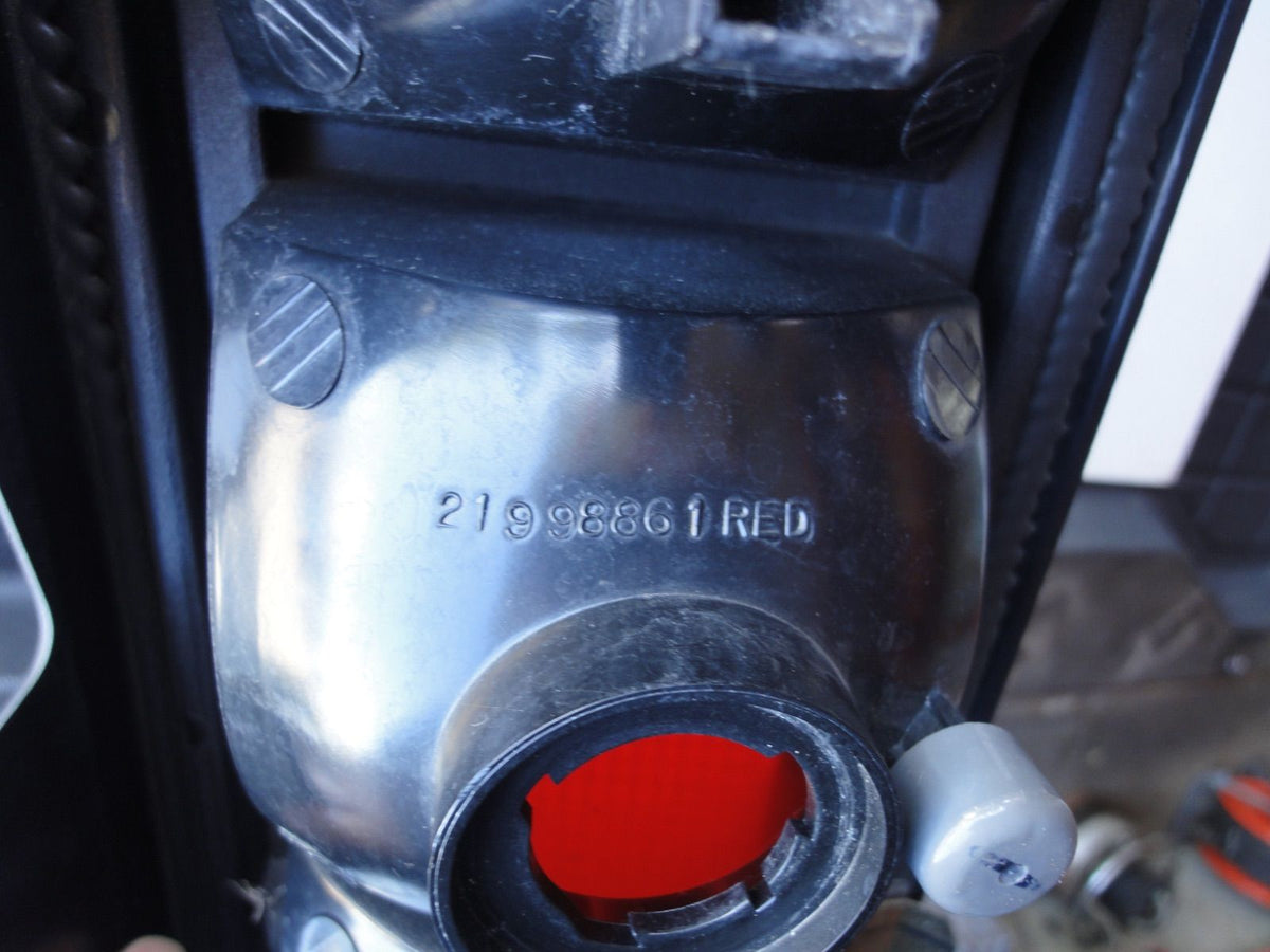 ハマー H2 テール ライト ランプ HUMMER H2 TAIL LIGHT LAMP 15193458 15193459 2199886（4枚目）