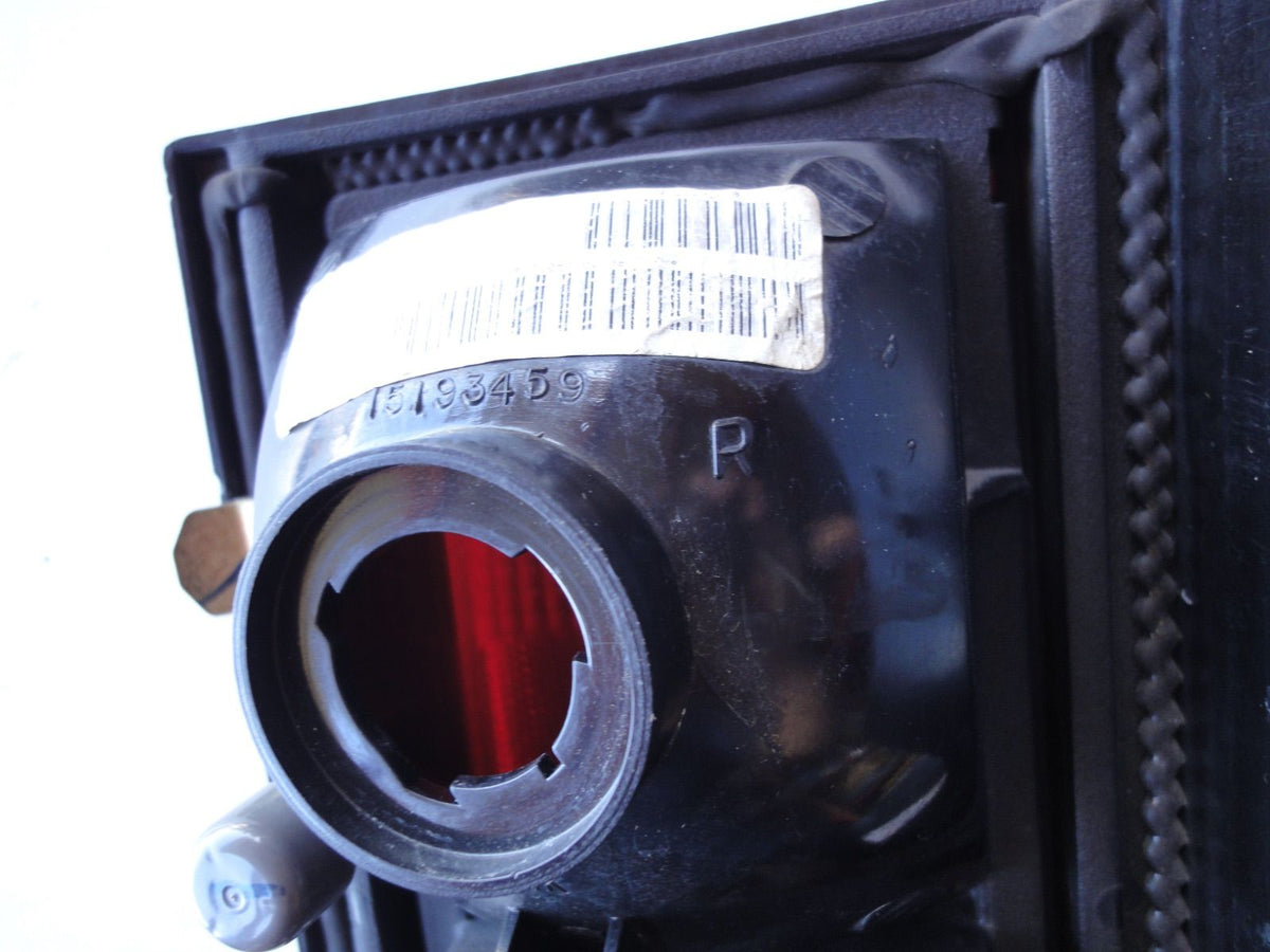 ハマー H2 テール ライト ランプ HUMMER H2 TAIL LIGHT LAMP 15193458 15193459 2199886（5枚目）