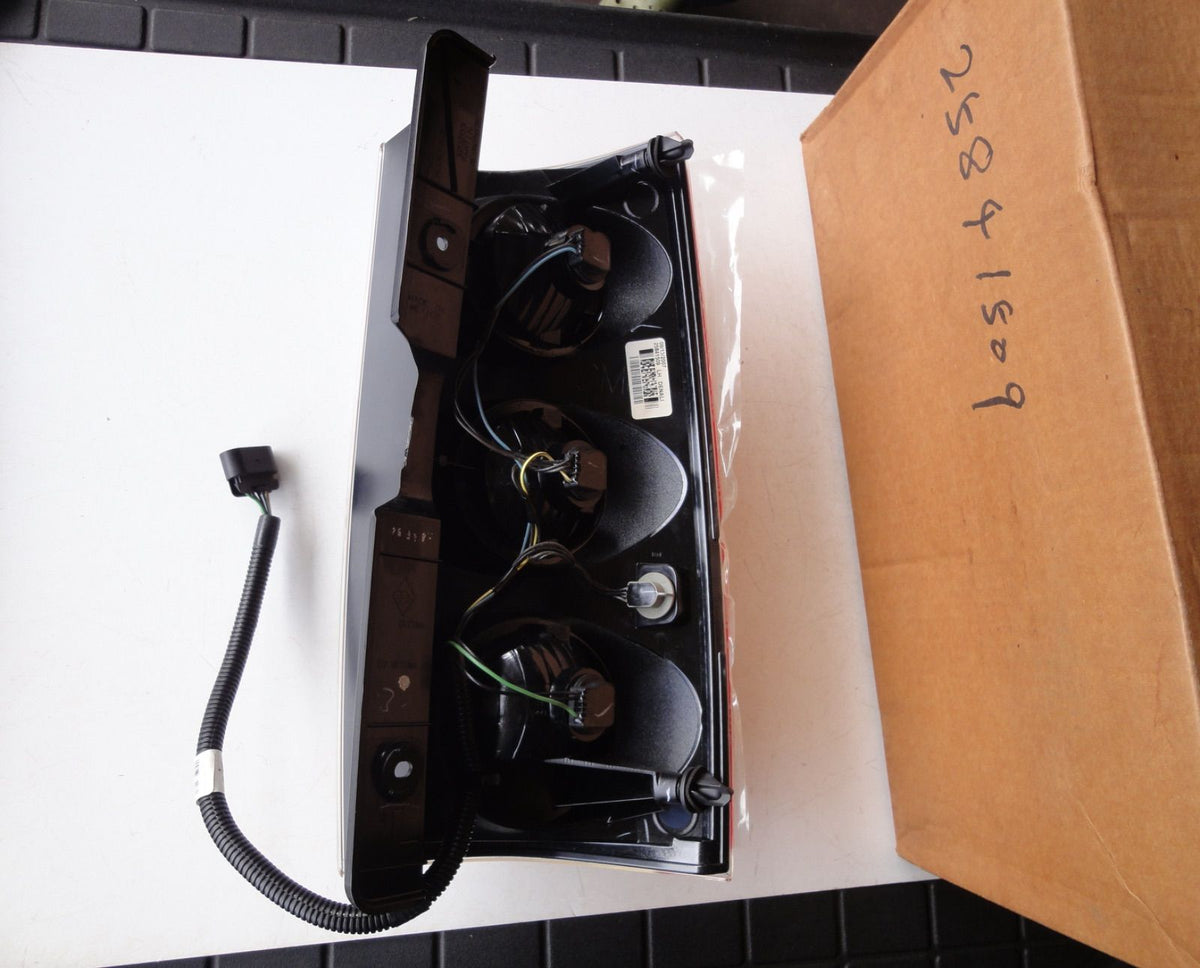 純正部品 左右セット 07-14 GMC ユーコン XL 1500 デナリ テールランプ ライト 25841509 GMC Yukon XL（2枚目）
