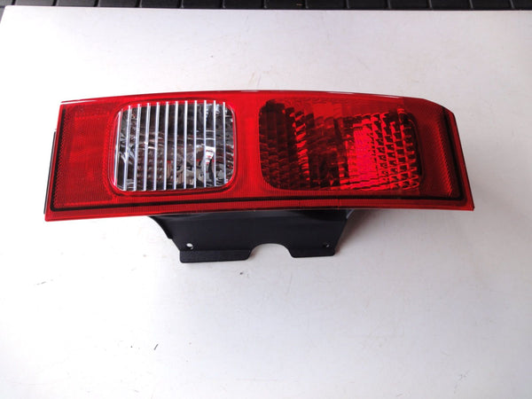純正部品 06-10 左 ハマー H3 H3T テール ランプ ライト 15823509 16532641 tail lamp light HUMMER H3 H3T