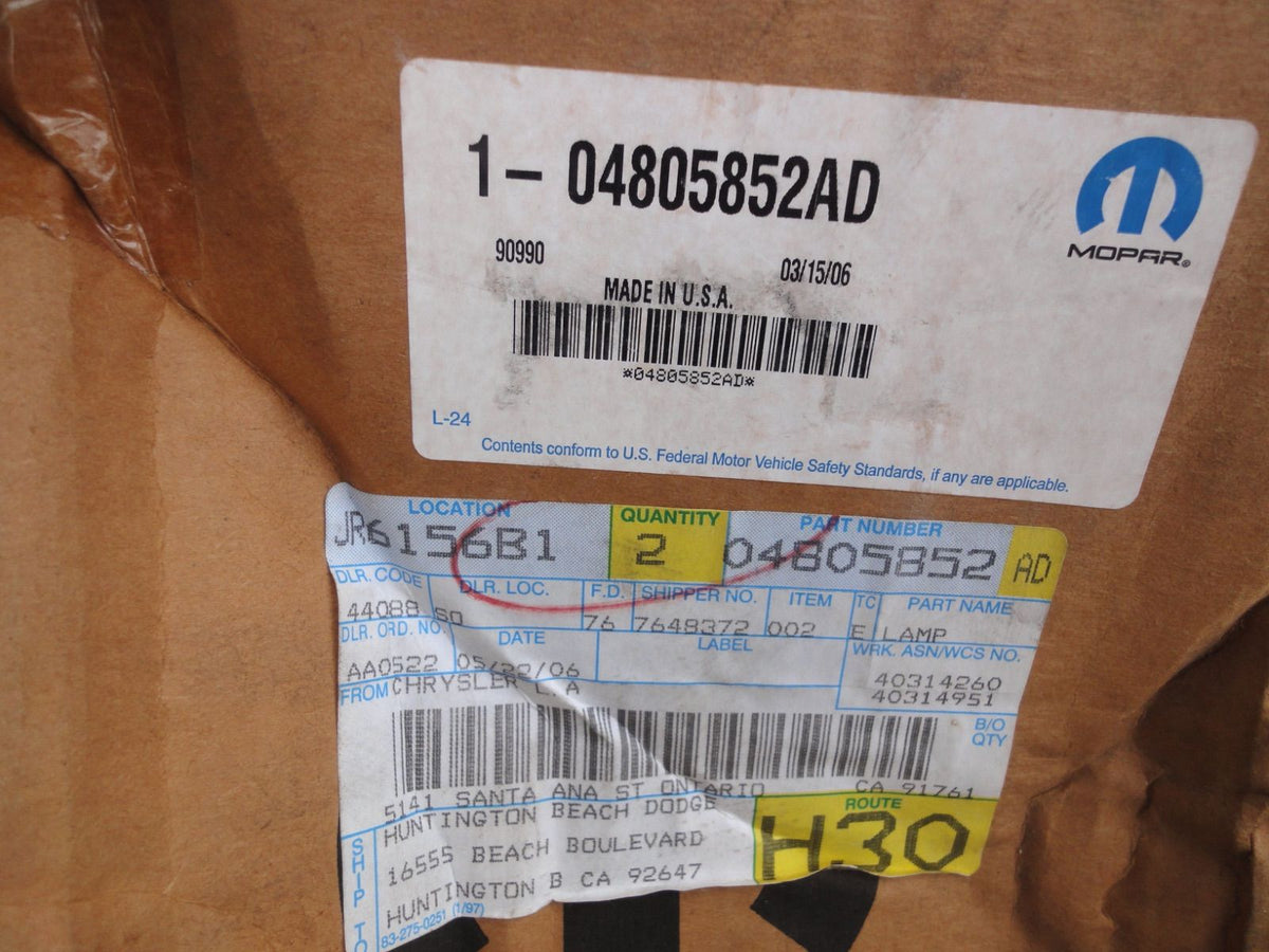 純正部品 05-07 クライスラー 300 300C テールランプ 04805852AD 4805852AD Chrysler 300 30（7枚目）
