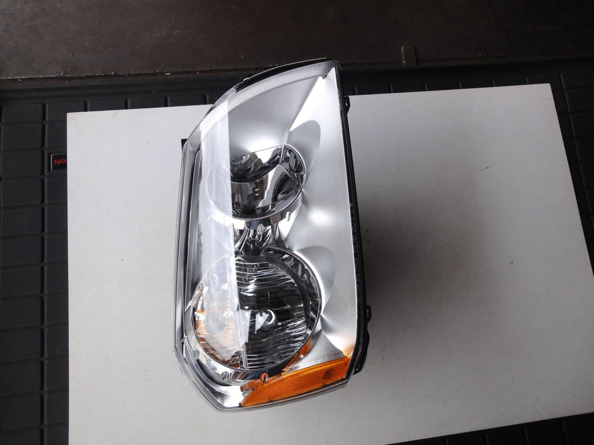純正部品 05-07 右 ダッジ マグナム ヘッドランプ ヘッドライト 4806058AF 04806058AF Headlamp Headlight Dodg