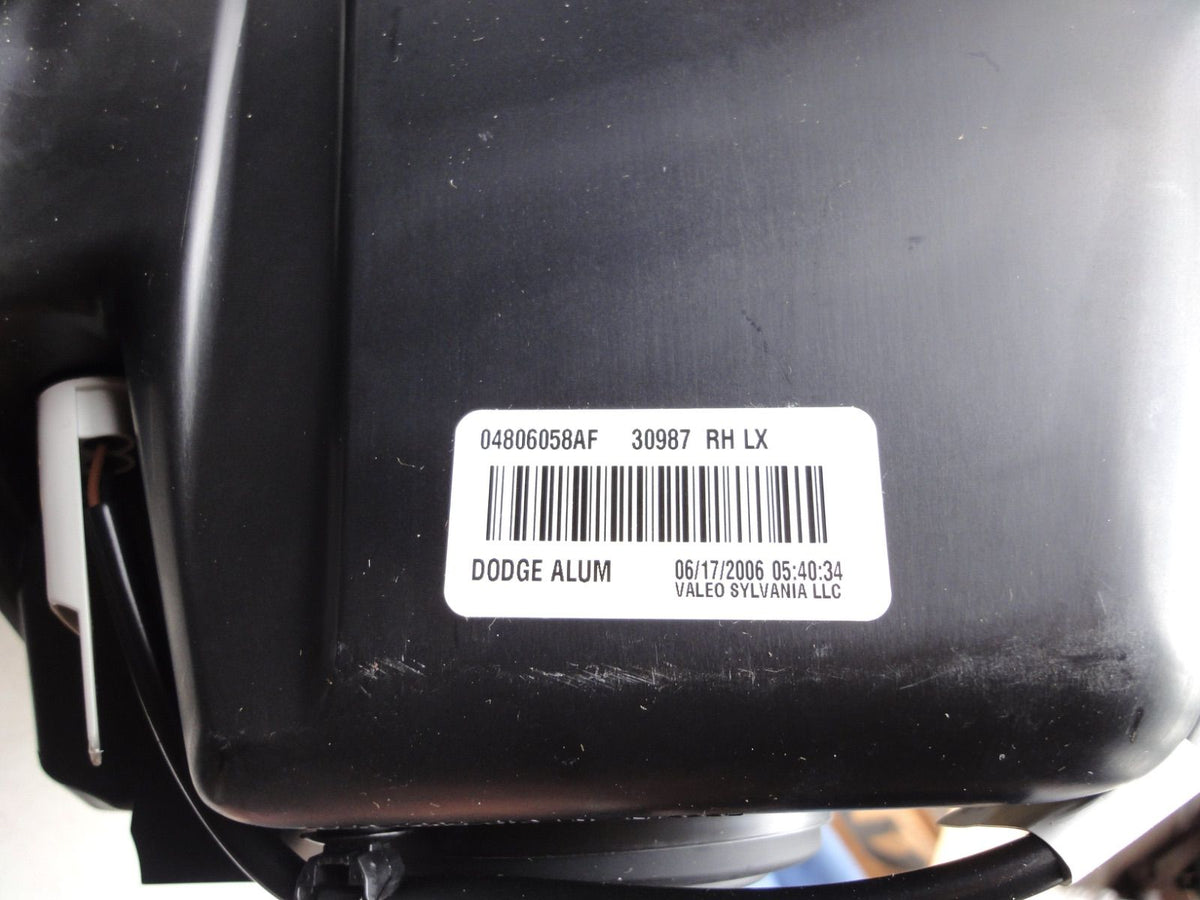 純正部品 05-07 右 ダッジ マグナム ヘッドランプ ヘッドライト 4806058AF 04806058AF Headlamp Head（9枚目）