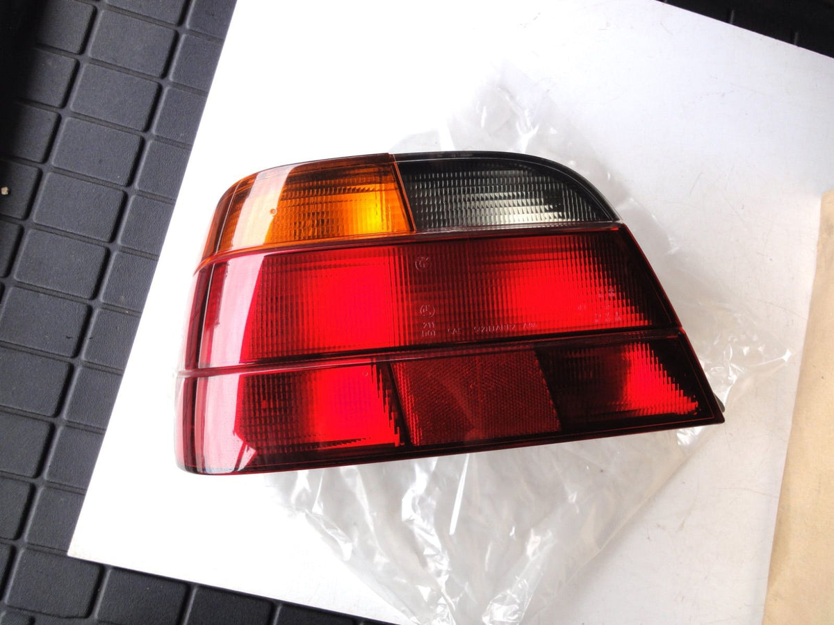 純正部品 BMW 3 E36 テール ランプ ライト 63218387637 tail light lamp 8352025NSL