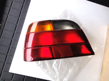 純正部品 BMW 3 E36 テール ランプ ライト 63218387637 tail light lamp 8352025NSL
