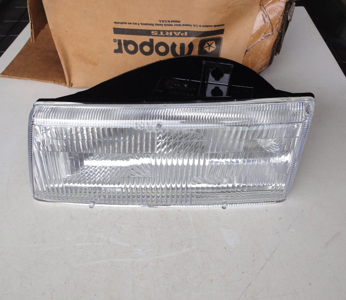 純正部品 91-95 ヘッドライト ヘッドランプ headlight ダッジ キャラバン グランドキャラバン クライスラー タウン＆カントリ（2枚目）