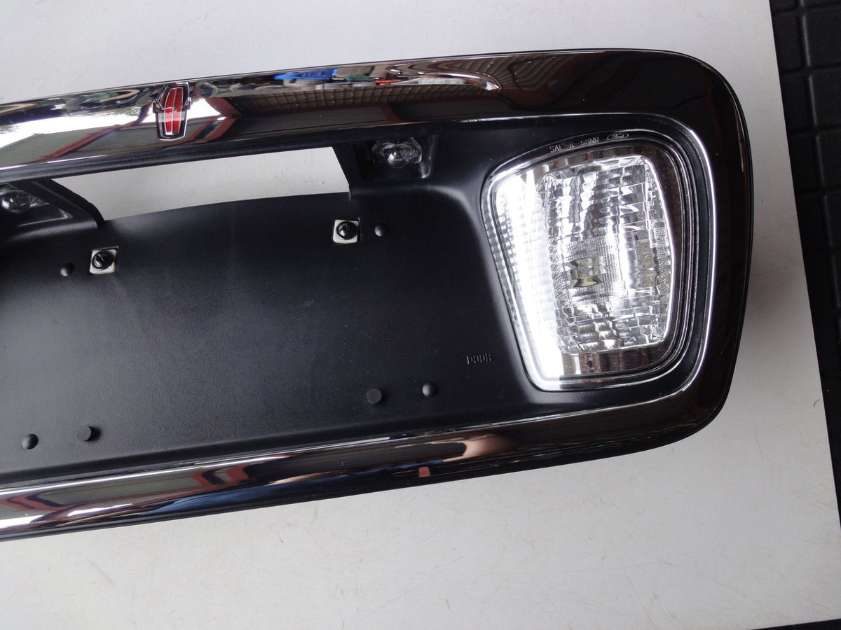 純正部品 98-00 リンカーン ナビゲーター ナンバー プレート トリム ハウジング F85Z-78404C42-AA F85B-7840（3枚目）