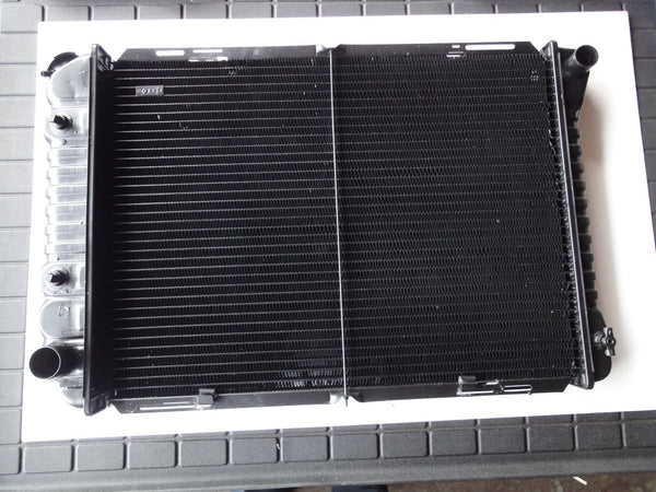 80-93 マーキュリー クーガー マーキー カプリ フォード LTD サンダーバード フェアモント マスタング ラジエーター VT556 RADIATOR Ford Mustang Capri Thunderbird Cougar Capri