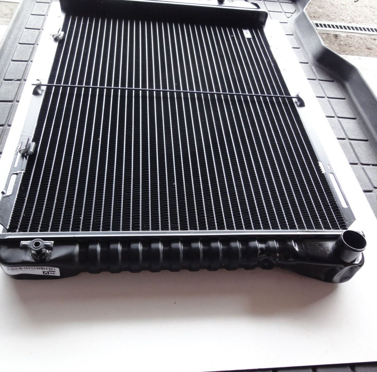 80-93 マーキュリー クーガー マーキー カプリ フォード LTD サンダーバード フェアモント マスタング ラジエーター VT556 （3枚目）
