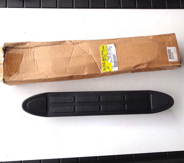 純正部品 01-06 ハマー H2 GMC ユーコン シボレー タホ サバーバン キャデラック エスカレード ランニングボード ステップ パッド 88937278 Running Board Step Pad hummer Yukon Tahoe
