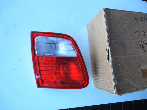 純正部品 メルセデス ベンツ Eクラス ワゴン ランプ ライト テール ライト 2108202564 Mercedes E Class W210 S210 wagon light lamp