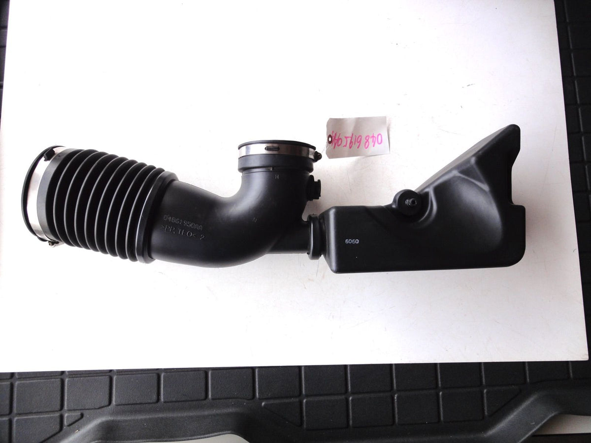 純正部品 09-10 5.7L ダッジ チャレンジャー チャージャー エア クリーン ダクト 4861950AA Fuel Clean Air Duct Dod