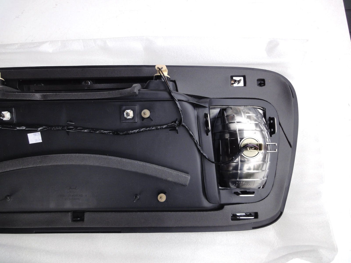 純正部品 01-02 リンカーン ナビゲーター ナンバー プレート トリム ハウジング 1L7Z-78404C42-AA F85B-7840（8枚目）
