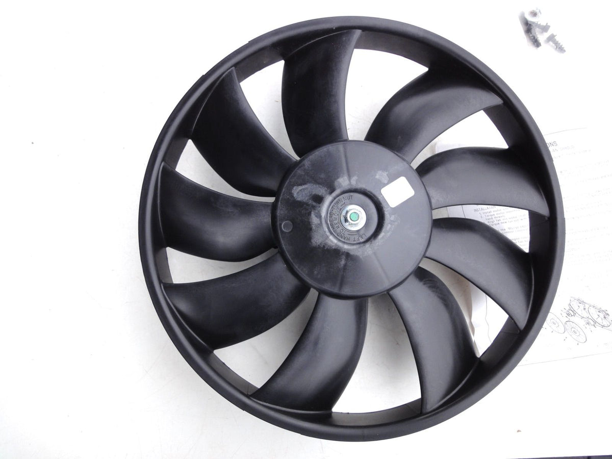純正部品 98-05 8 Cyl 4.6L キャデラック デビル セビル オールズモビル オーロラ エンジン 冷却 ファン 12463002（3枚目）