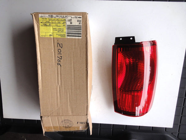 純正部品 98-02 右 リンカーン ナビゲーター テール ランプ ライト F85Z-13404-AD F85B-13B504-A Lincoln Navigator Tail lamp light