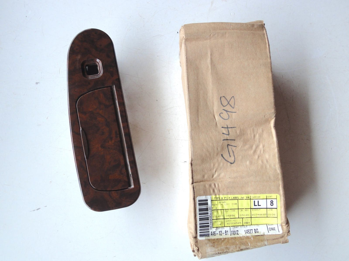 純正部品 98-02 右 リンカーン タウンカー F8VZ-14527-BG Switch Housing Lincoln Town Car（2枚目）