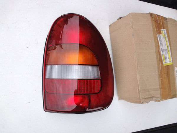 純正部品 96-01 右 ダッジ キャラバン グランド キャラバン テール ランプ クライスラー タウン カントリー 4576246 tail lamp light Chrysler Town & Country Dodge Grand Caravan