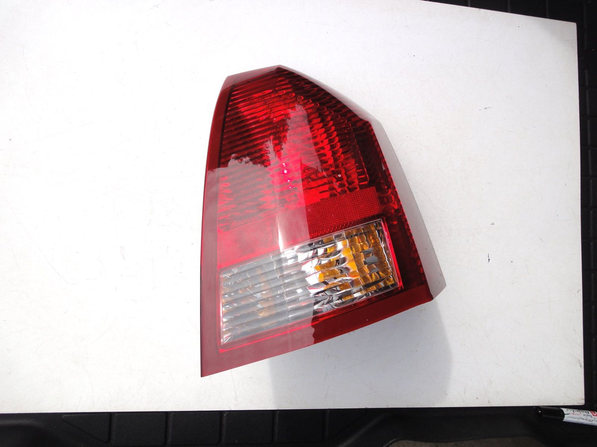 純正部品 05-07 右 クライスラー 300 300C テール ライト ランプ 4805852AC Chrysler 300 300C Tail Light 