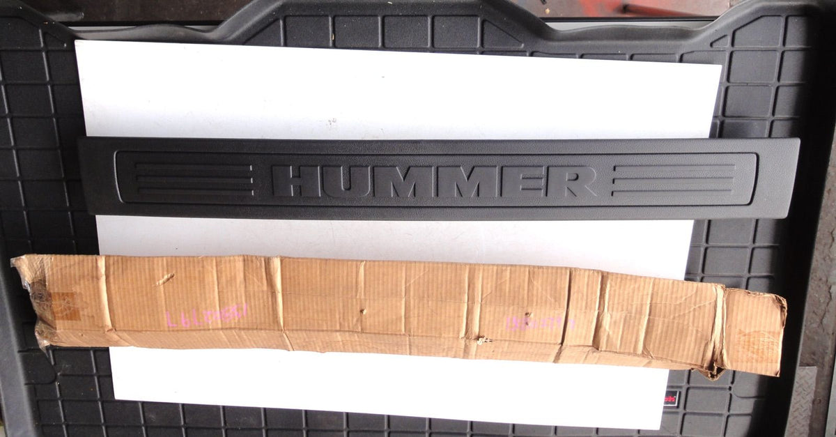 純正部品 06-10 ハマー H3 H3T リアフロア リアトリムプレート リア カーゴ スカッフ プレート 15802797 hummer H3 H3T Re