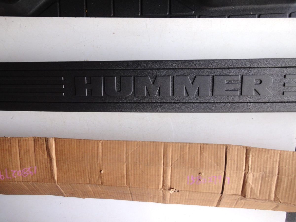 純正部品 06-10 ハマー H3 H3T リアフロア リアトリムプレート リア カーゴ スカッフ プレート 15802797 hummer（4枚目）