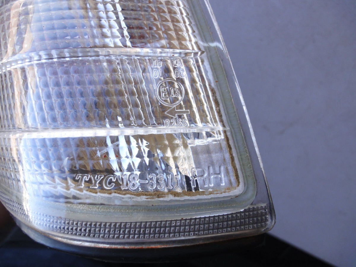 TYC 18-3311 W140 / C140 18-3311B コーナーランプ サイドマーカー Direction Indicator /（4枚目）