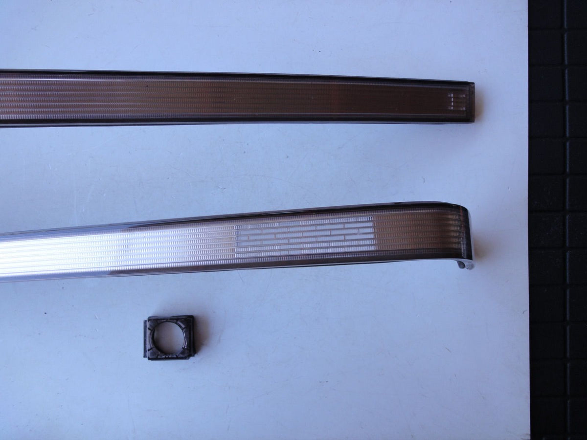純正部品 メルセデス ベンツ W140 テールランプ アンダーリフレクター mercedes-benz Tail Lamp under re（3枚目）