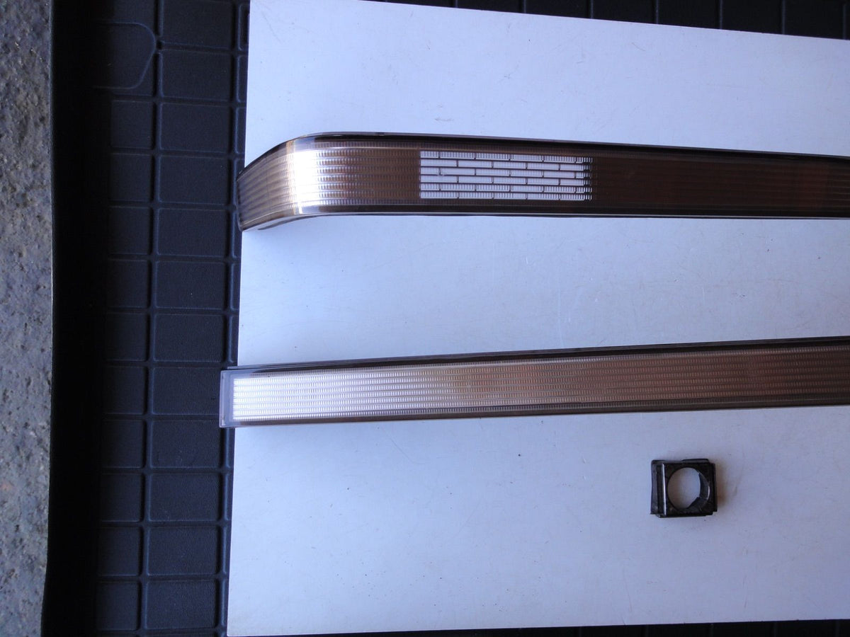 純正部品 メルセデス ベンツ W140 テールランプ アンダーリフレクター mercedes-benz Tail Lamp under re（2枚目）