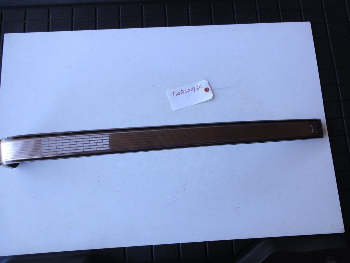 純正部品 メルセデス ベンツ W140 テールランプ アンダーリフレクター mercedes-benz Tail Lamp under re（3枚目）